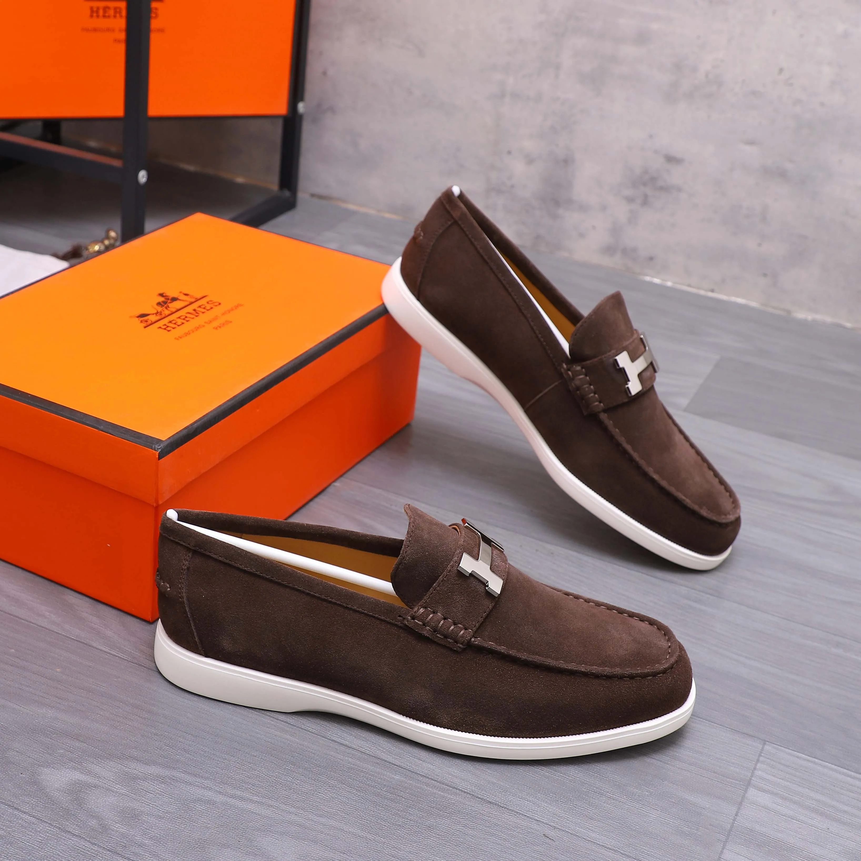 Men's shoes 💰p560 Product trademark: HERMES "Hermès" casual slip-on men's shoes. Regular size: 38-46 (45.46 is custom-made and non-refundable) Product materials: Selected frosted cowhide upper, cowhide lining, original foam rubber ultra-light sole